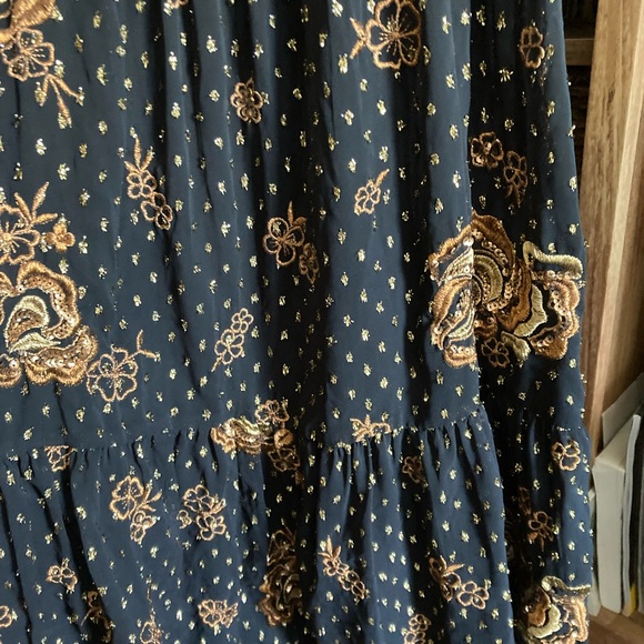 Express beautiful black and gold sequined dress NWOT - Picture 10 of 14